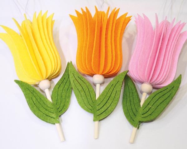 Tulipe décorative en feutrine avec fleur en forme d'éventail, 13 x 6 cm