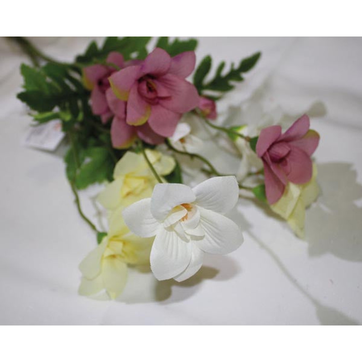 Bouquet de lys à 5 têtes, 51 cm