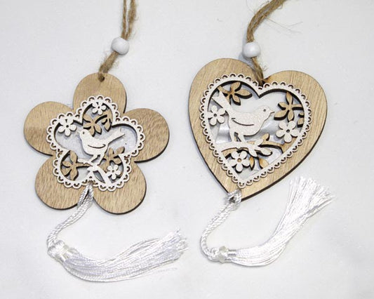 Fleur ou cœur en bois 8x8x0,5cm avec pompon